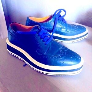 BLUE Oxford brogue platform with purple lace
